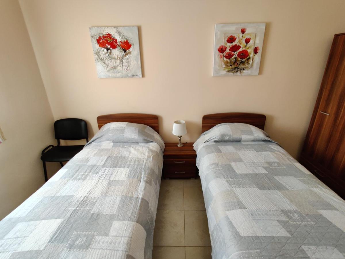 Doms Apartment Tarxien Exterior foto